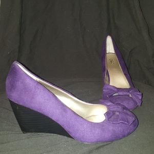 Purple wedges with bow